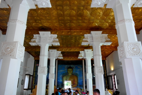 5. Temple sacré de Jaya Sri Maha Bodhi.jpg